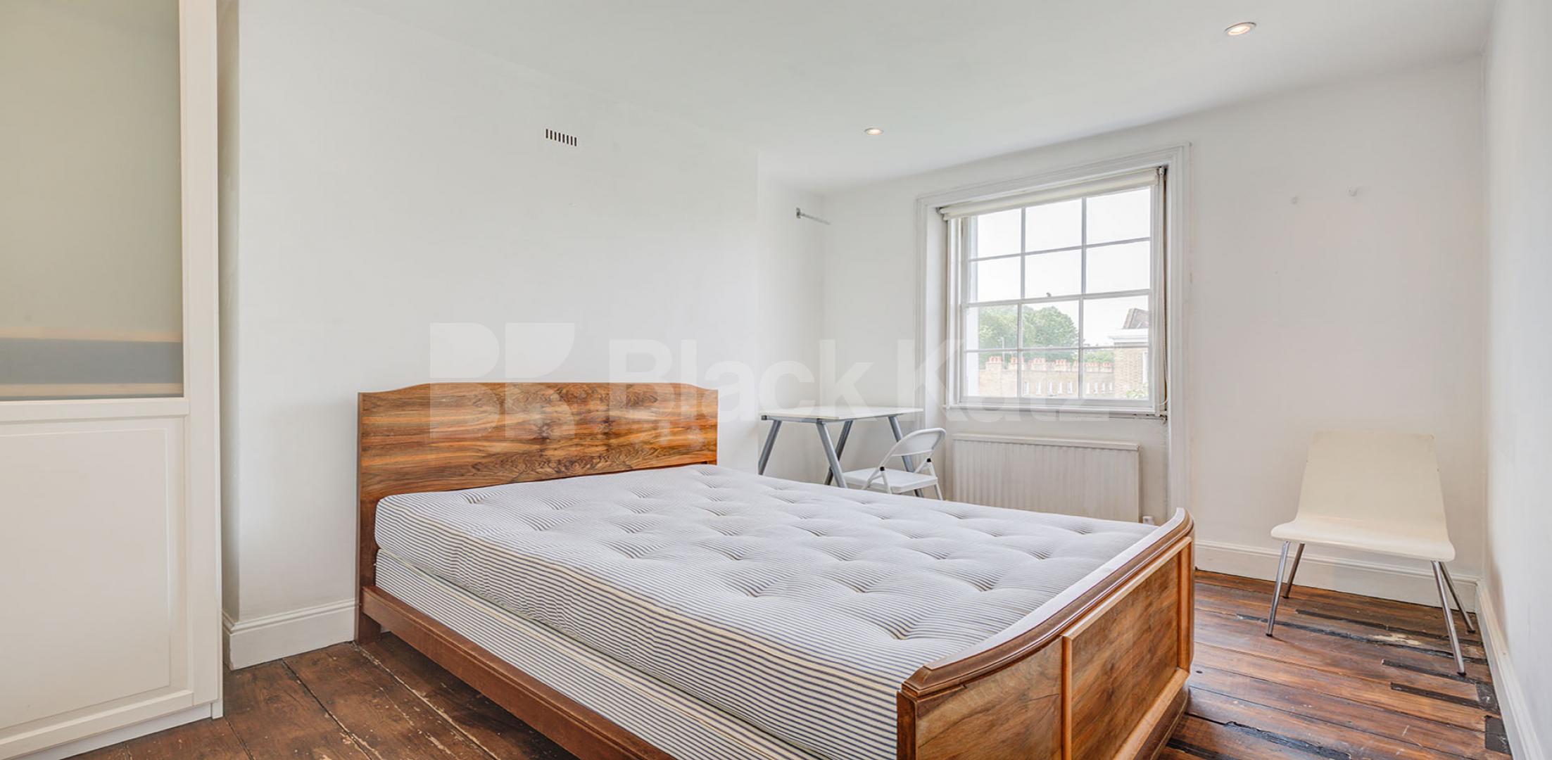Wonderful spacious split level three bed within a period house in Camden. Camden Street, Camden
